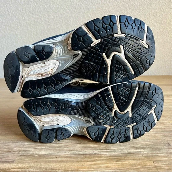 New Balance 2002R Boys Size 5Y W Blue Athletic Running Shoes Sneakers Sleek - Picture 12 of 14